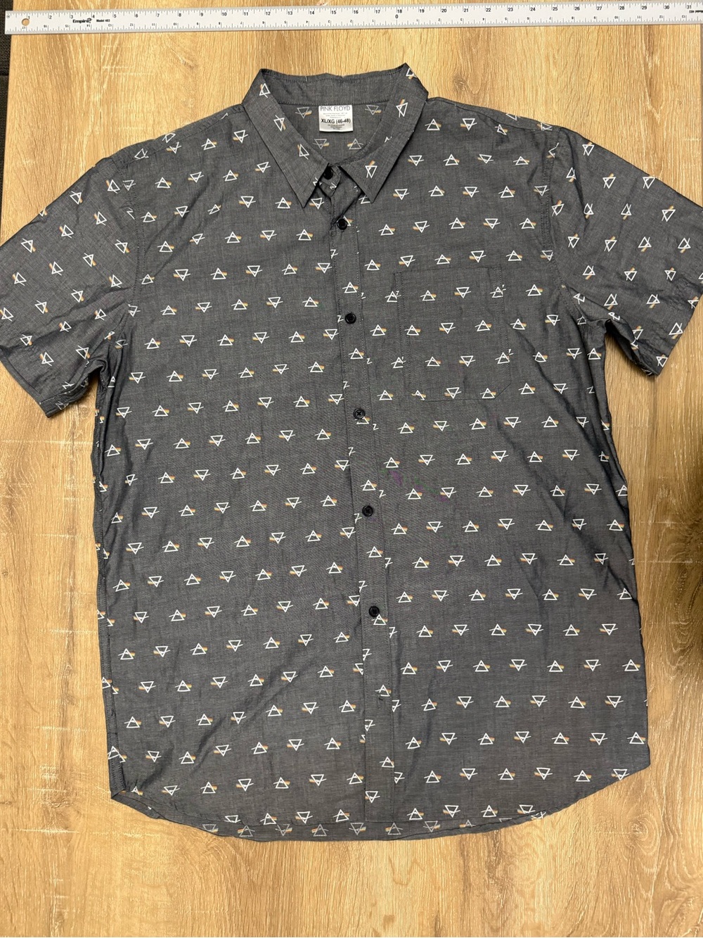 Pink Floyd Charcoal Short-Sleeve Button-Down with White Accent Print